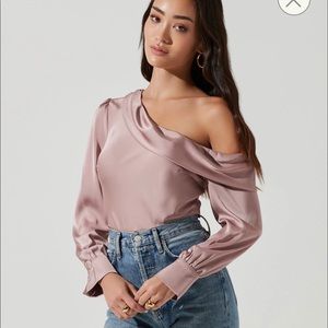 Asymmetrical One Shoulder Long Sleeve Top